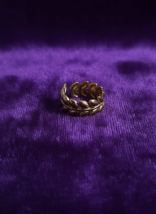 Golden Laurel Band Ring